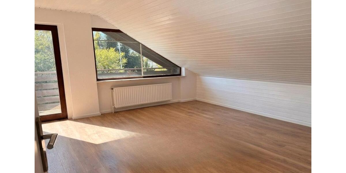 Dachgeschoßwohnung Otterbach - 4 Zimmer, 120 m&sup2;, 1.199&euro; | Angebot:26115257