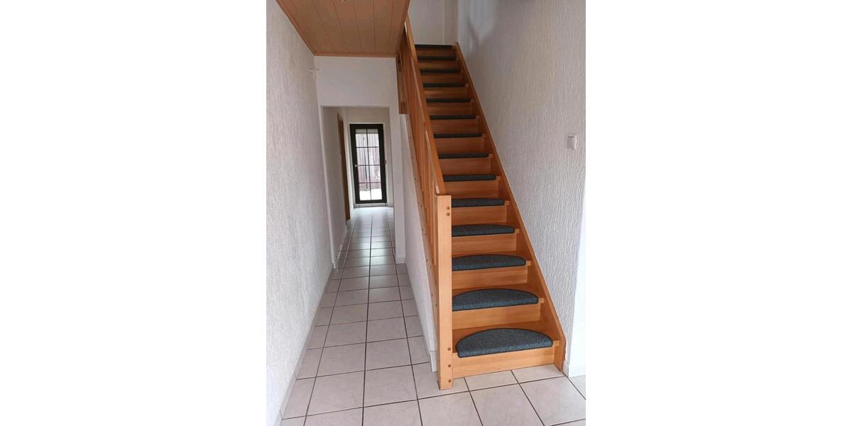 Einfamilienhaus Steinwenden - 7 Zimmer, 160 m&sup2;, 210.000&euro; | Angebot:26640063