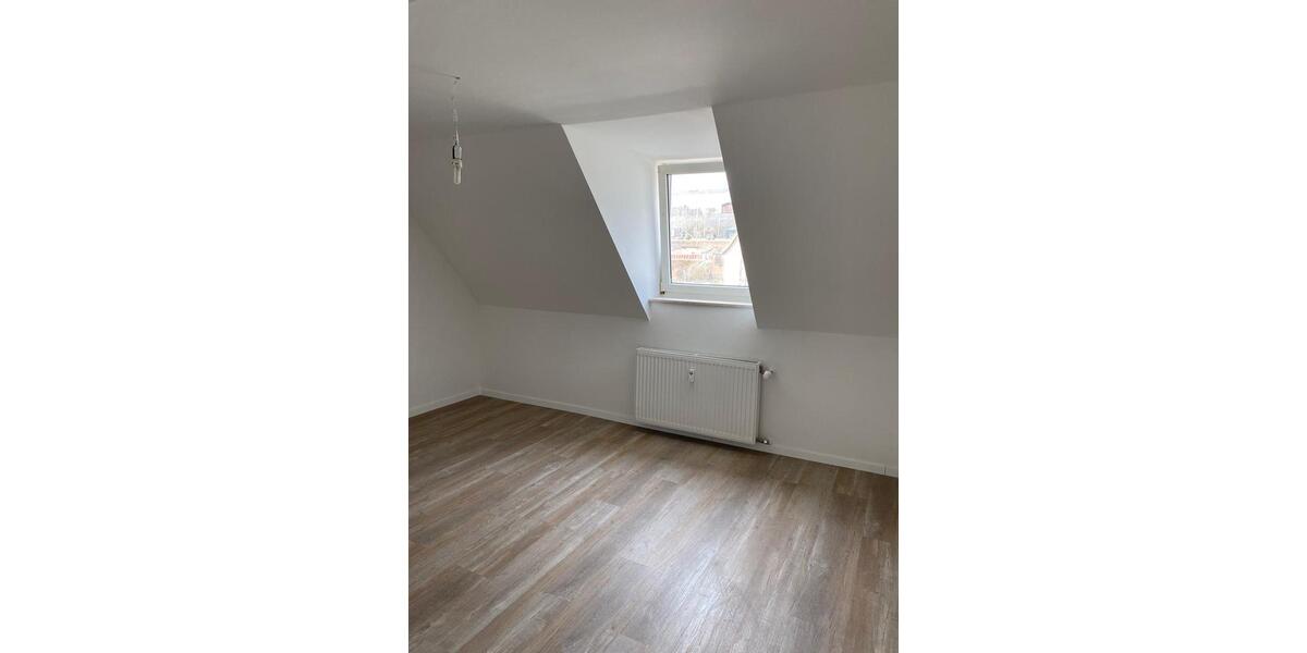 Dachgeschoßwohnung Kaiserslautern Engelshof - 4 Zimmer, 92 m&sup2;, 870&euro; | Angebot:26545233