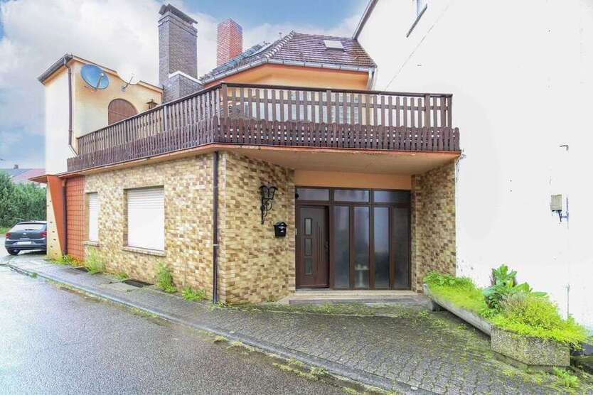 Haus zum Kaufen in Nünschweiler 230.000 € 372.01 m²