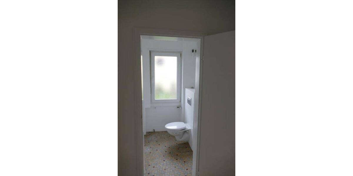 Balkon: helle großzügige 3-Zimmer+Wohnküche+Bad+GästeToilette, keine Schrägen,zentral 3 zimmer