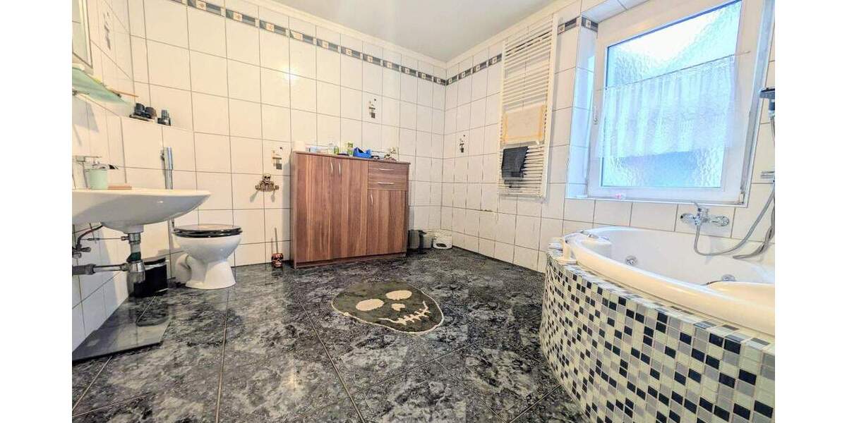 Einfamilienhaus Kaiserslautern Erfenbach - 6 Zimmer, 177 m&sup2;, 218.000&euro; | Angebot:24825883