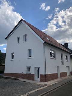 Haus zum Mieten in KL-Erfenbach 2.050 € 180 m²