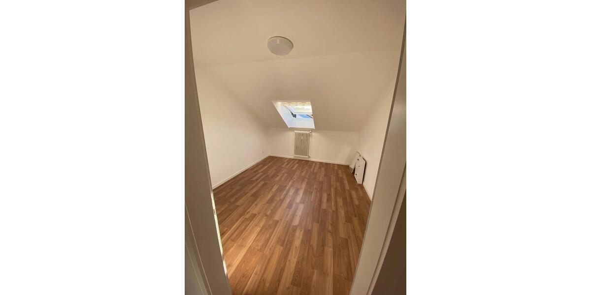 Dachgeschoßwohnung Mackenbach - 3 Zimmer, 72 m&sup2;, 925&euro; | Angebot:27583378