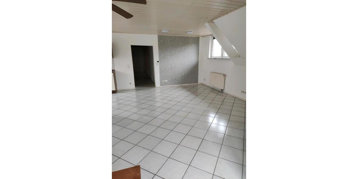 Dachgeschoßwohnung Krickenbach - 4 Zimmer, 108 m&sup2;, 1.200&euro; | Angebot:26185166