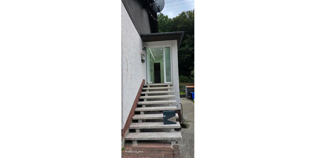 Etagenwohnung Hermersberg - 4 Zimmer, 130 m&sup2;, 2.000&euro; | Angebot:27585600