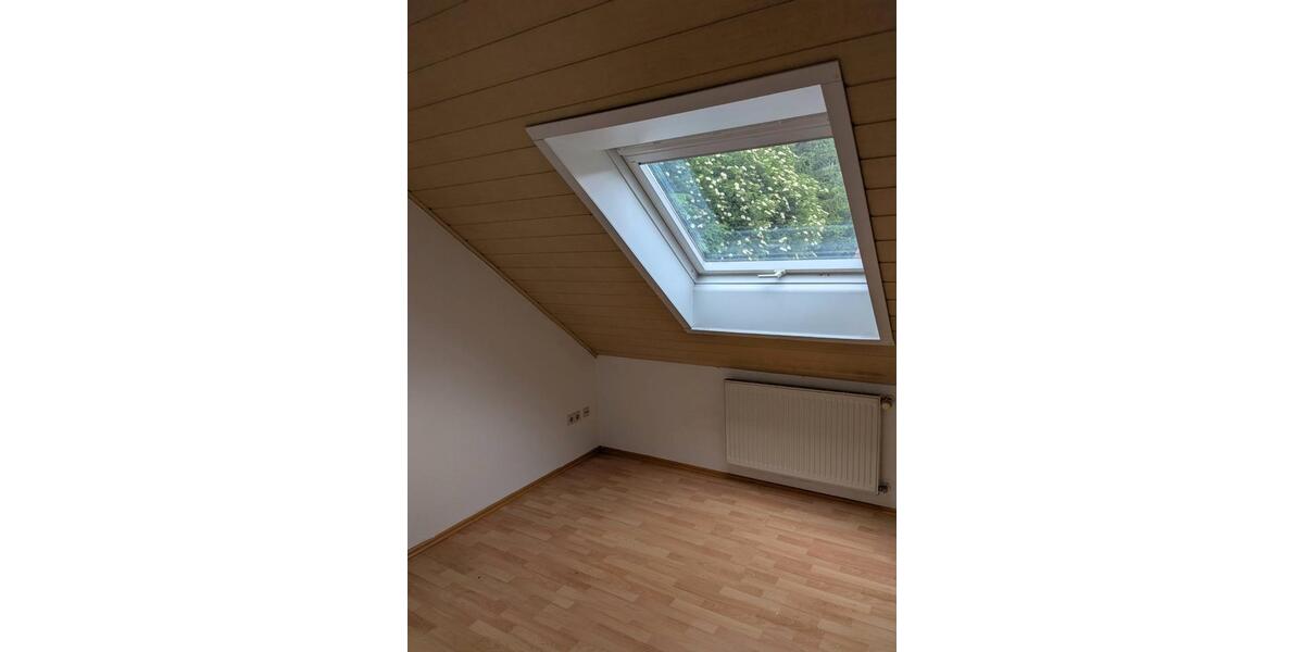 Dachgeschoßwohnung Kusel - 2 Zimmer, 42 m&sup2;, 350&euro; | Angebot:26222606
