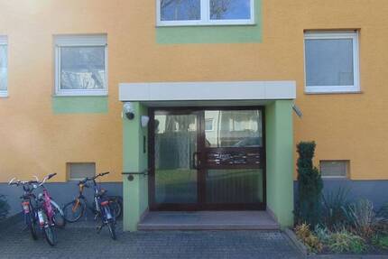 TOP Erdgeschoss Wohnung mit EBK und GARAGE 2 zimmer