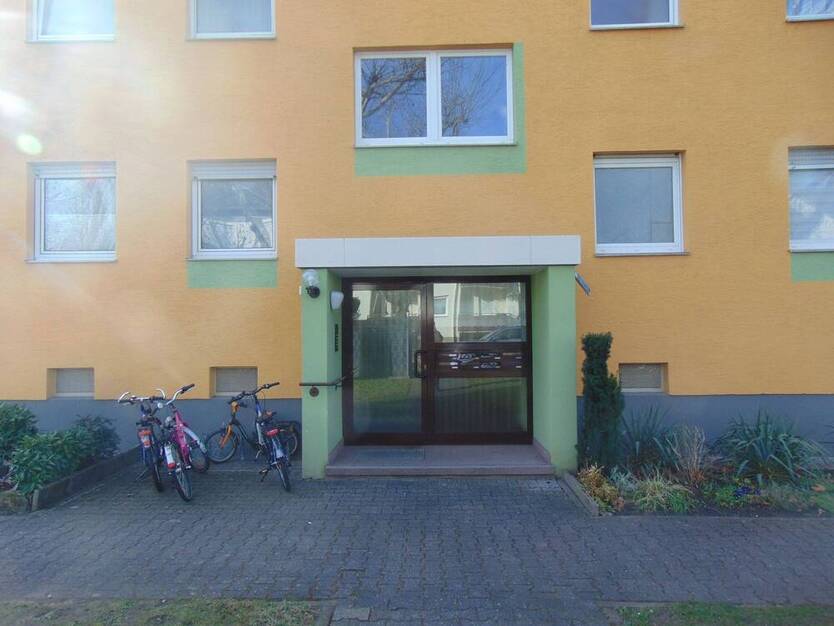 TOP Erdgeschoss Wohnung mit EBK und GARAGE 2 zimmer