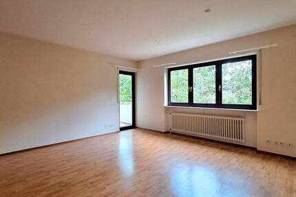 KL-Uniwohngebiet - Schöne 3-Zimmer-Wohnung mit Loggia und EBK 3 zimmer