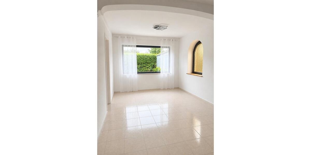 Erdgeschoßwohnung Kaiserslautern Einsiedlerhof - 4 Zimmer, 150 m&sup2;, 1.400&euro; | Angebot:26664228