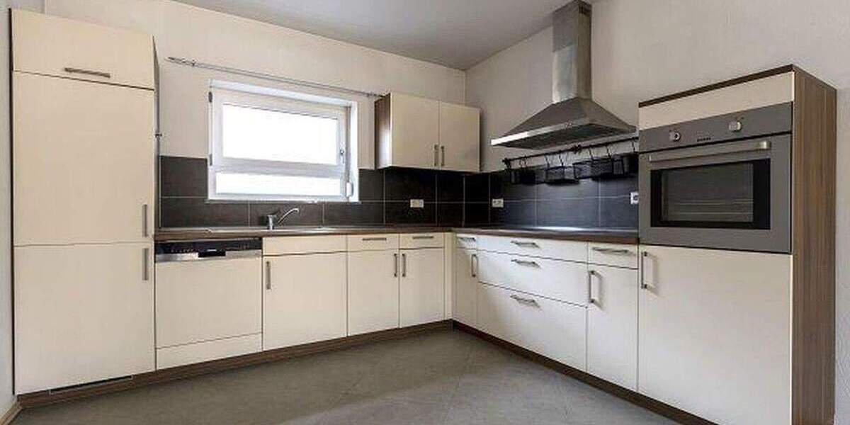 Einfamilienhaus Kaiserslautern Hohenecken - 7 Zimmer, 215 m&sup2;, 2.500&euro; | Angebot:25760514