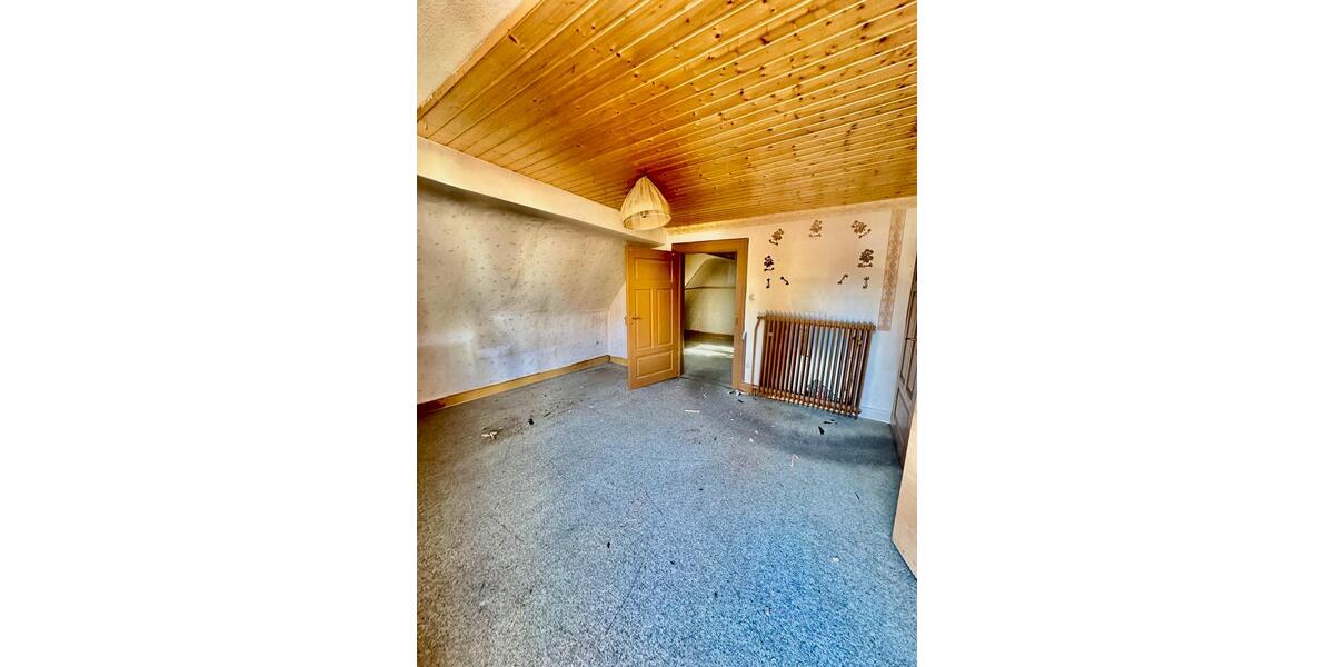 Einfamilienhaus Hauenstein - 7 Zimmer, 193 m&sup2;, 149.000&euro; | Angebot:25362902