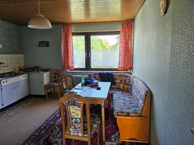 ObjNr:19684 - Freistehendes Einfamilienhaus mit Vor- und Rückgarten sowie Garage und Stellplatz 4 zimmer
