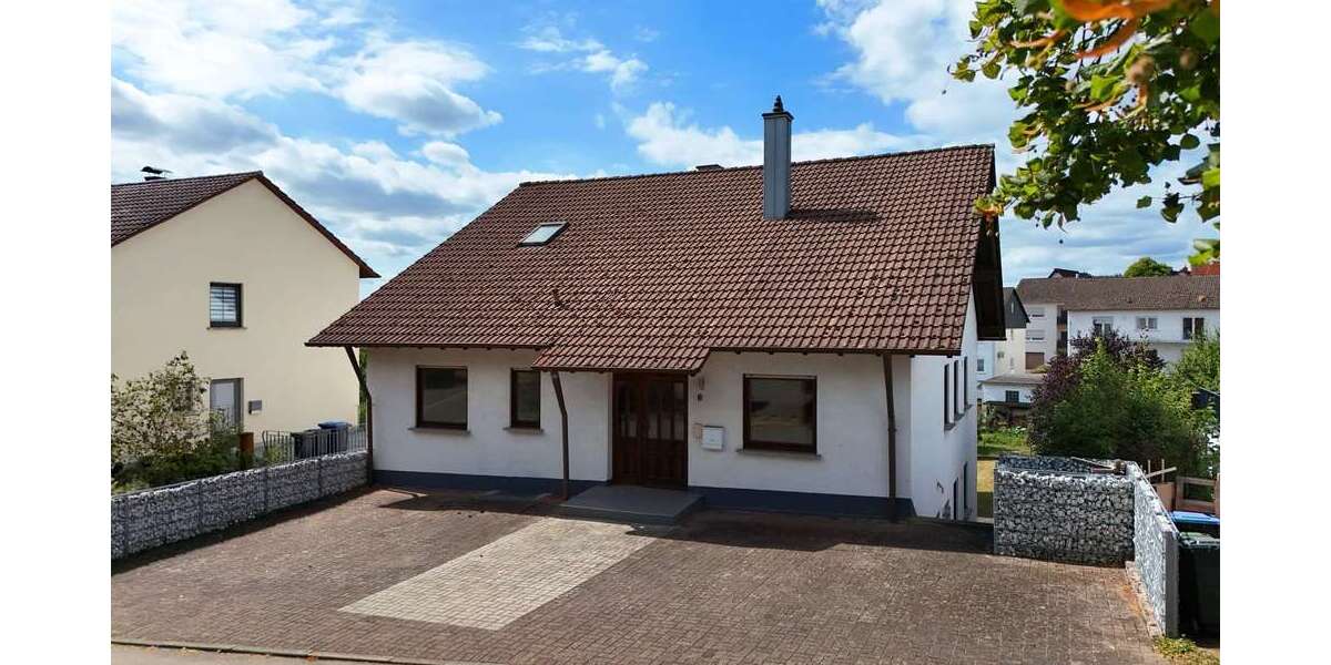 Haus zum Kaufen in Schönenberg-Kübelberg 469.000 € 300 m² 11 zimmer