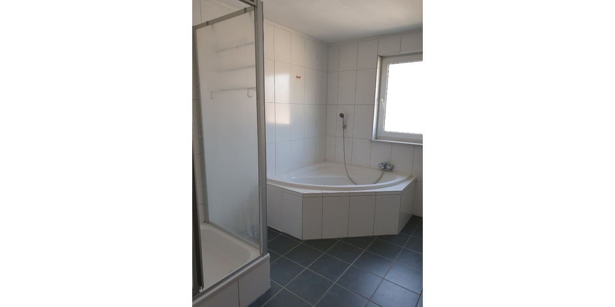 Attraktives, vermietetes Reihenendhaus mit Garage und kleinem Grundstück – rentable Kapitalanlage 5 zimmer