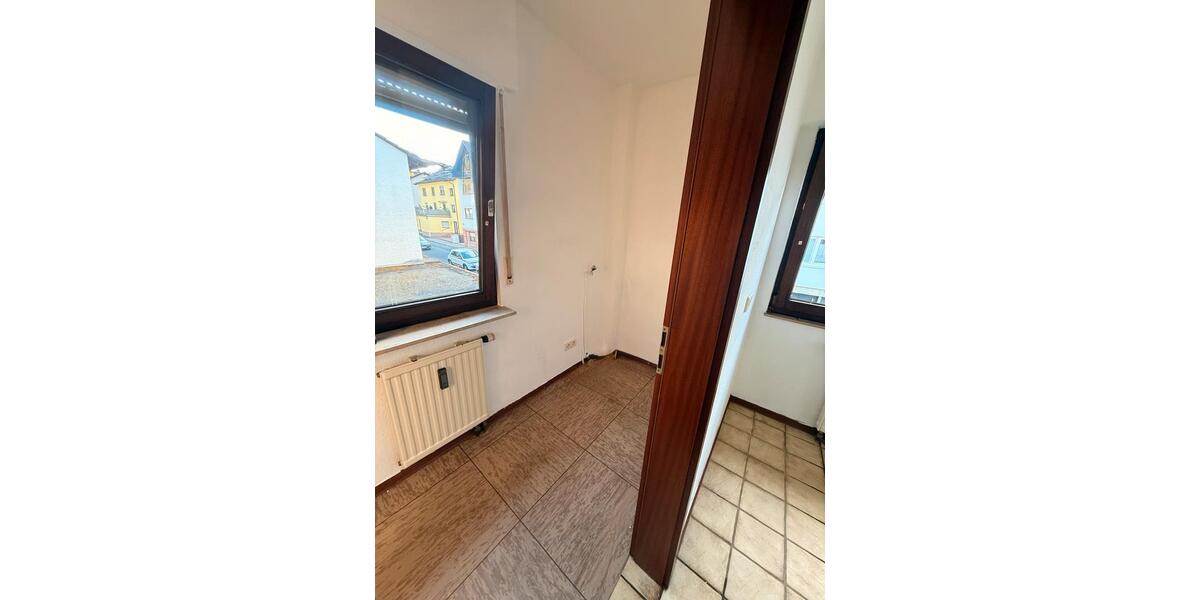 Etagenwohnung Kaiserslautern Bahnheim - 4 Zimmer, 91 m&sup2;, 1.000&euro; | Angebot:26241785