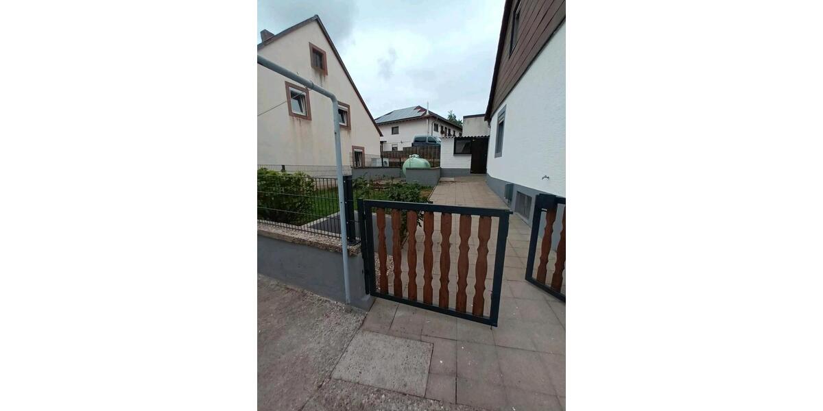 Einfamilienhaus Steinwenden - 7 Zimmer, 160 m&sup2;, 210.000&euro; | Angebot:26640063