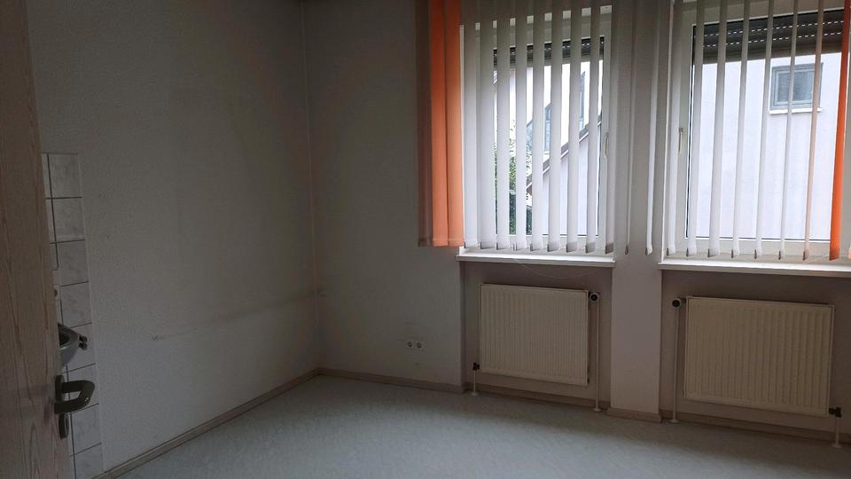 Gewerbeobjekt Steinwenden - 1.600&euro; | Angebot:24733743