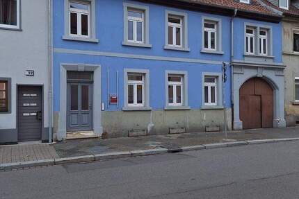 Eigentumswohnung - 4 Zimmer mit Altbauflair 4 zimmer