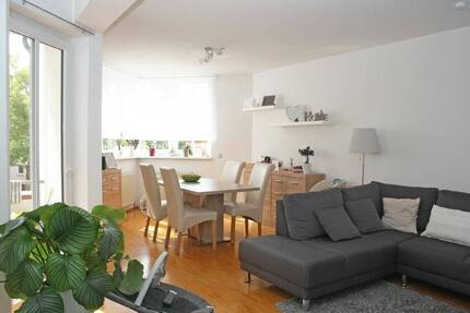 KL-InnenstadtNähe Shopping Mall - Schöne 3-Zimmer-Wohnung mit 2 Balkonen und EBK in zentraler Lage 3 zimmer