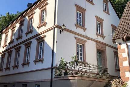 Haus Hermersberg - 7 Zimmer, 266 m&sup2;, 1.800&euro; | Angebot:26906529
