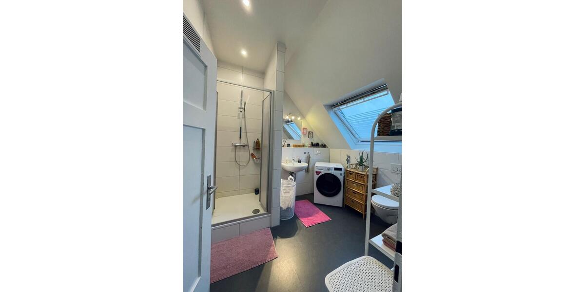 Dachgeschoßwohnung Kaiserslautern Betzenberg - 4 Zimmer, 68 m&sup2;, 600&euro; | Angebot:26133155