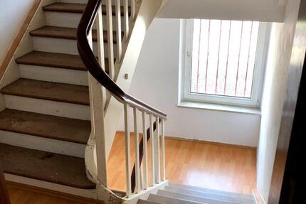 Haus Kaiserslautern Betzenberg - 393 Zimmer, 168 m&sup2;, 549.000&euro; | Angebot:26889454