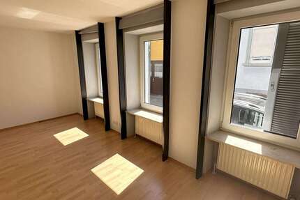 Haus zum Mieten in Kaiserslautern 1.150 € 102 m² 3 zimmer
