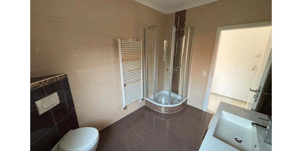 Einfamilienhaus Ramstein-Miesenbach Miesenbach - 1 Zimmer, 190 m&sup2;, 2.600&euro; | Angebot:26101571