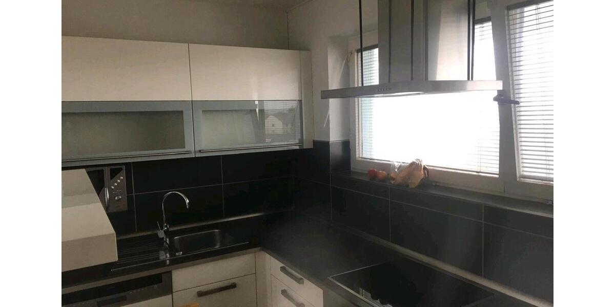 Stadtwohnung mit Balkon und Tiefgaragenstellplatz 2 zimmer