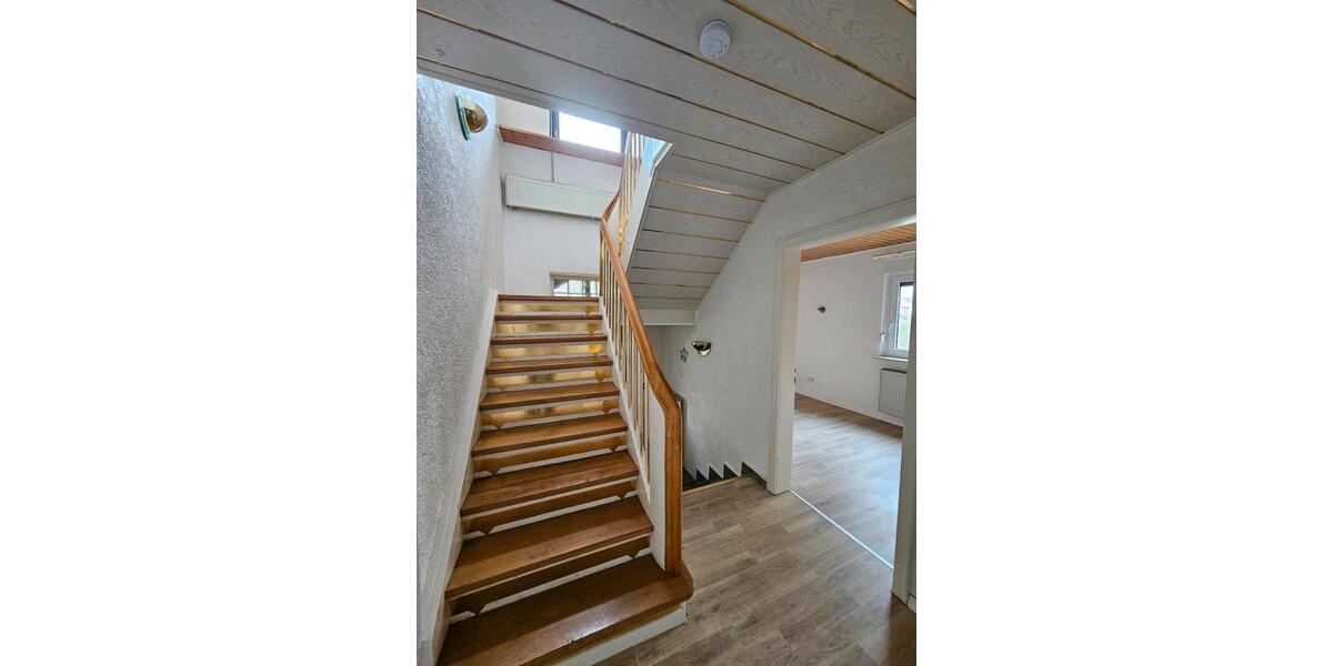 Einfamilienhaus Steinwenden - 6 Zimmer, 180 m&sup2;, 1.650&euro; | Angebot:24796173