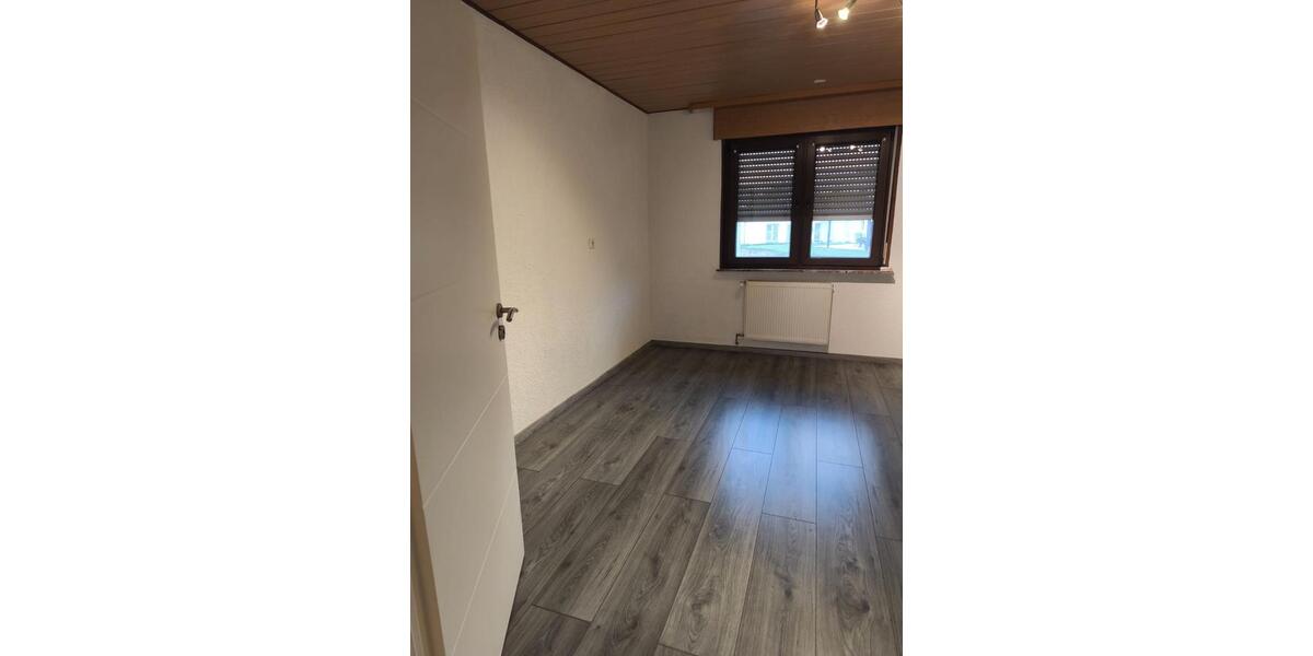 Mehrfamilienhaus, Wohnhaus Höheinöd - 6 Zimmer, 193 m&sup2;, 199.000&euro; | Angebot:26884033