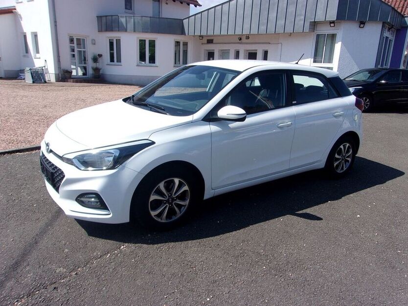 i20