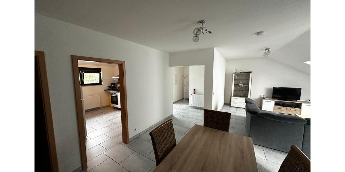 Dachgeschoßwohnung Queidersbach - 4 Zimmer, 116 m&sup2;, 1.220&euro; | Angebot:24655593