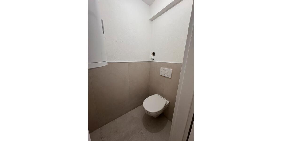 Erstbezug nach Sanierung: 4 Zimmer Küche, Bad, Gäste-WC, Balkon 4 zimmer