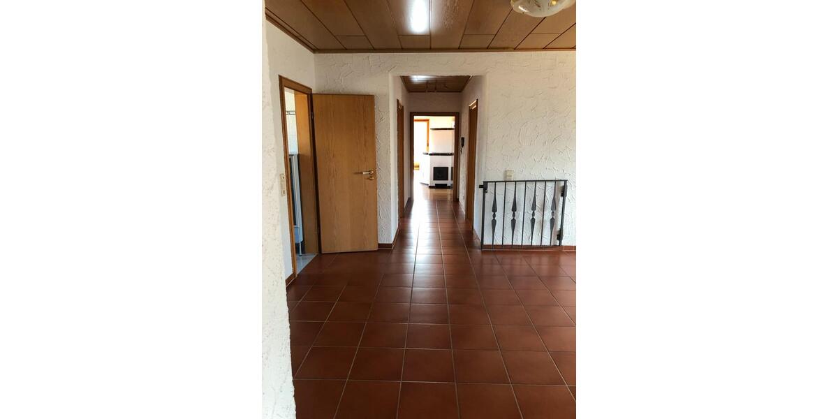 Einfamilienhaus Mehlingen - 5.5 Zimmer, 185 m&sup2;, 1.300&euro; | Angebot:27692043