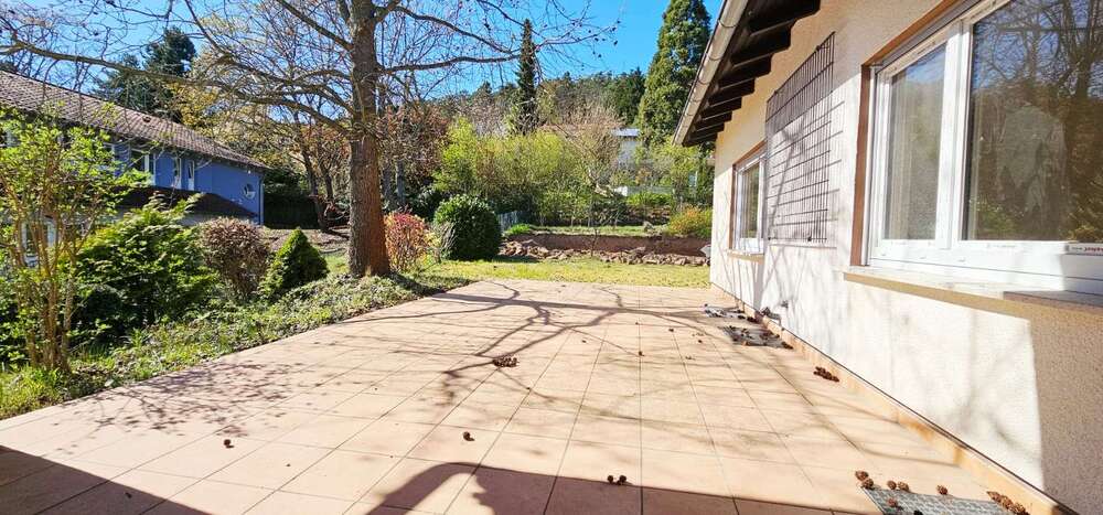 Einfamilienhaus Weisenheim am Berg - 7 Zimmer, 180 m&sup2;, 2.450&euro; | Angebot:26453041