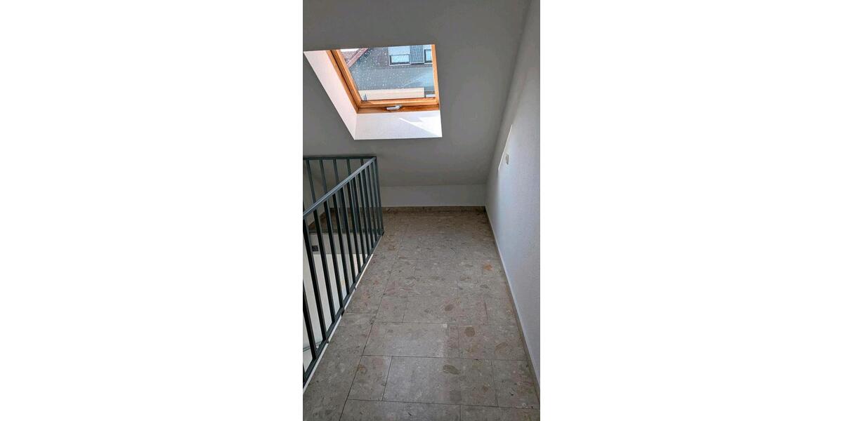 Dachgeschoßwohnung Steinbach am Donnersberg - 3 Zimmer, 72 m&sup2;, 120.000&euro; | Angebot:26644942