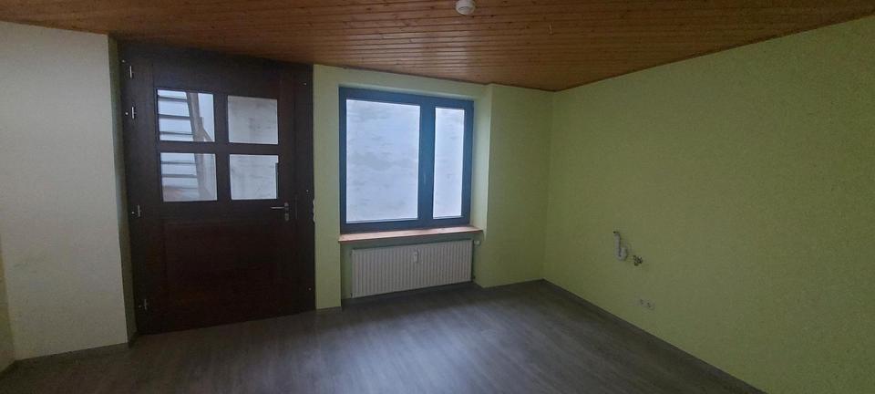 Etagenwohnung Gaugrehweiler - 4 Zimmer, 120 m&sup2;, 700&euro; | Angebot:26229209