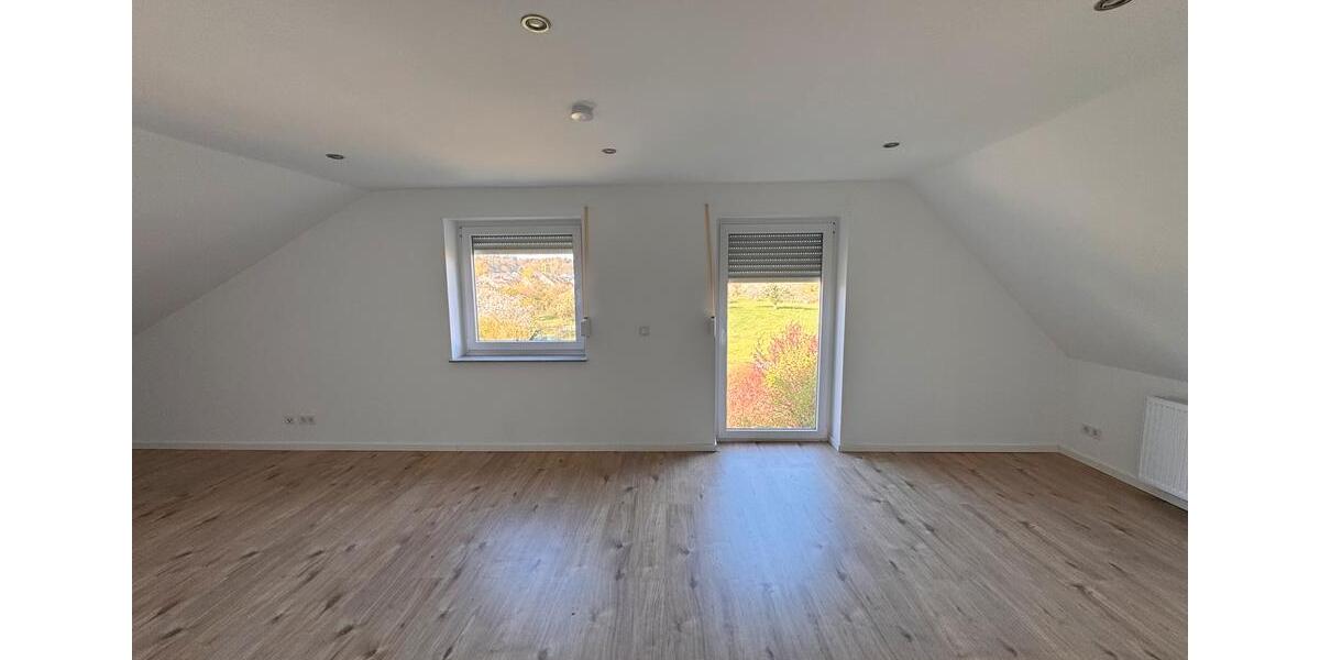 Dachgeschoßwohnung Mackenbach - 2 Zimmer, 67 m&sup2;, 900&euro; | Angebot:26271418
