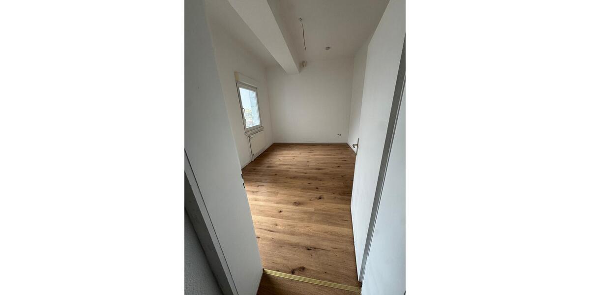 Erdgeschoßwohnung Pirmasens - 3 Zimmer, 67 m&sup2;, 650&euro; | Angebot:26465428