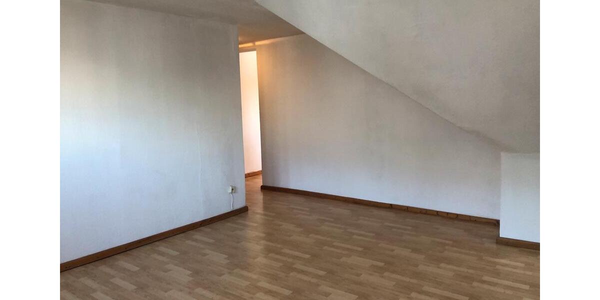 Dachgeschoßwohnung Kaiserslautern - 1 Zimmer, 38 m&sup2;, 365&euro; | Angebot:26349312