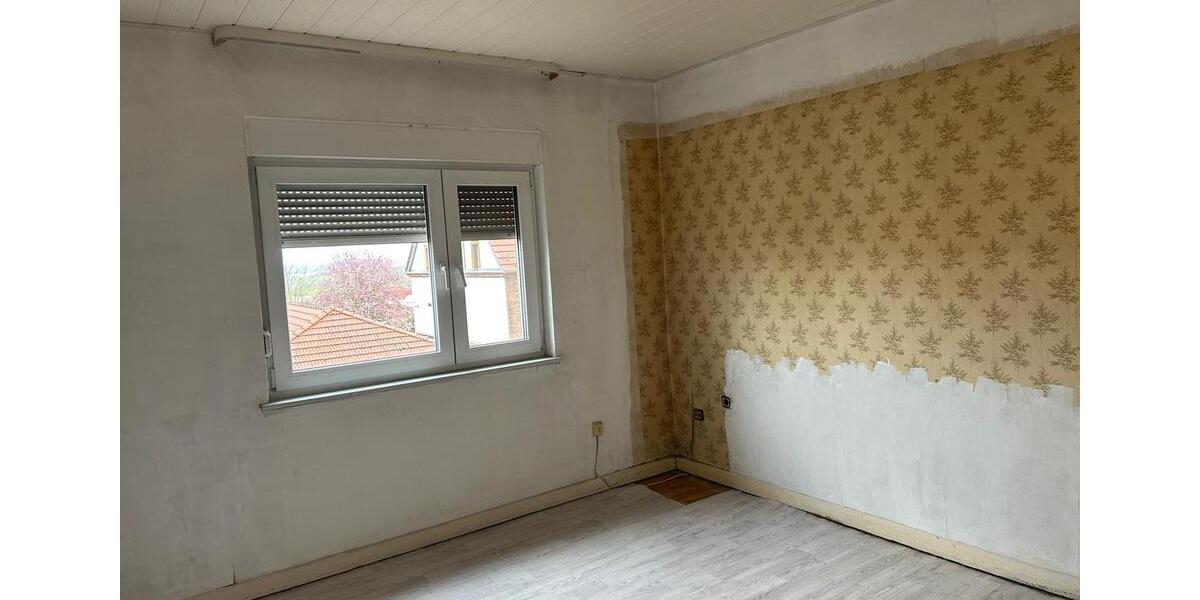 Einfamilienhaus Hermersberg - 6 Zimmer, 94 m&sup2;, 180.000&euro; | Angebot:26103828