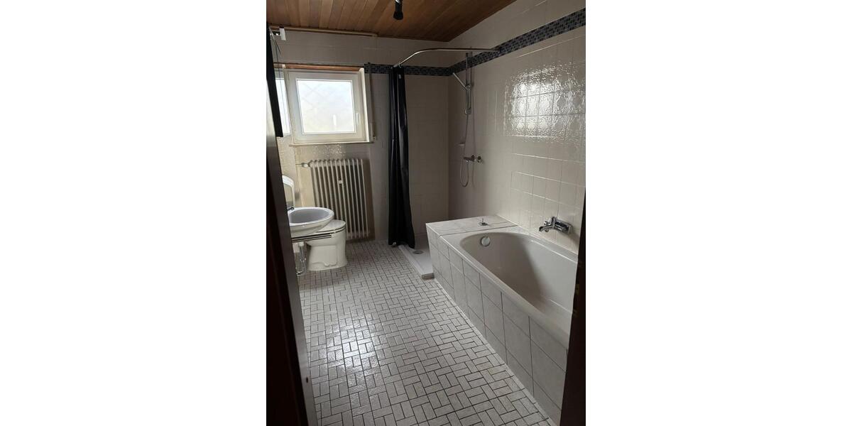 Erdgeschoßwohnung Mehlbach - 4 Zimmer, 161 m&sup2;, 1.300&euro; | Angebot:26300464