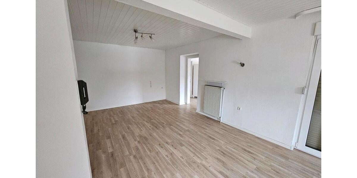 Einfamilienhaus Steinwenden - 6 Zimmer, 180 m&sup2;, 1.650&euro; | Angebot:24796173