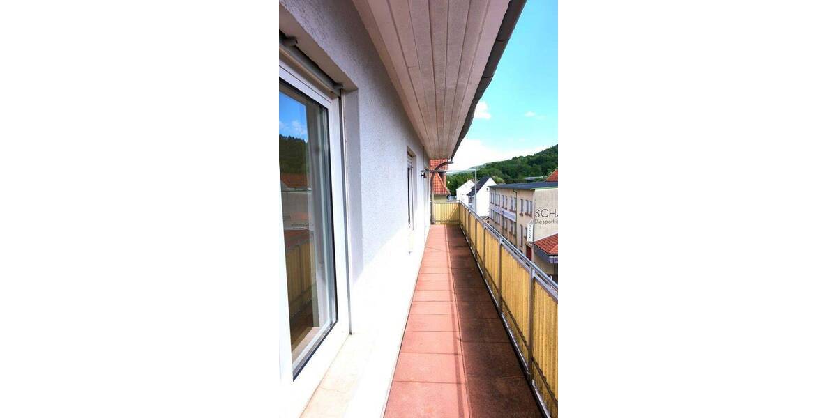 Balkon: helle großzügige 3-Zimmer+Wohnküche+Bad+GästeToilette, keine Schrägen,zentral 3 zimmer