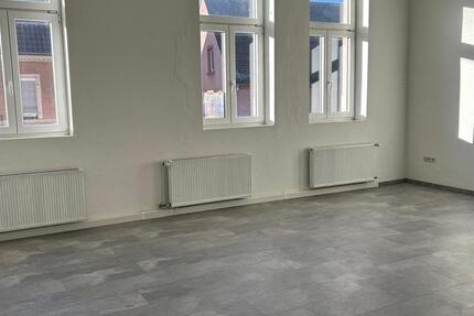 Wohnung Göllheim - 2 Zimmer, 89 m&sup2;, 700&euro; | Angebot:25853677