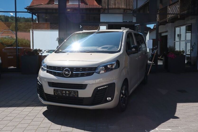 Zafira Life