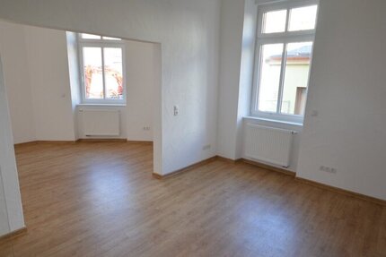 Eine wunderschoene AltbauWohnung in zentraler Stadtlage.